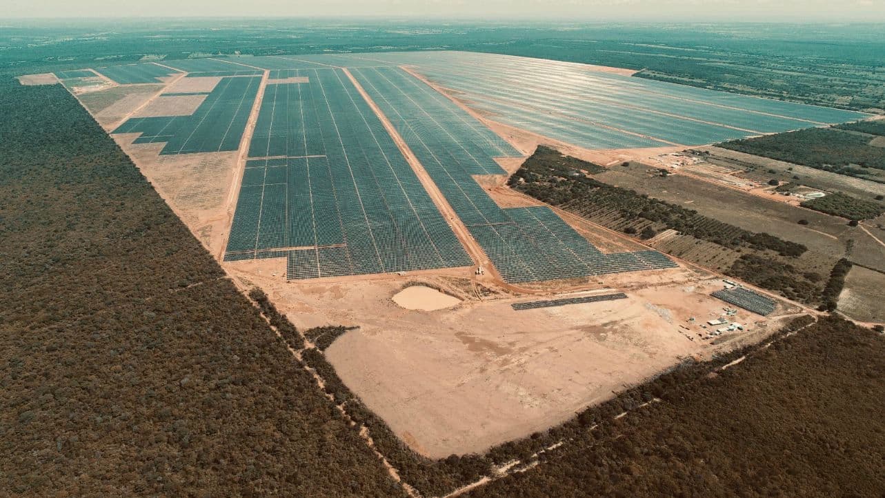 UFV Belmonte I e II - usina solar fotovoltaica de 455 MW com montagem eletrica e mecanica pela Authomathika em parceria com Grupo Cobra