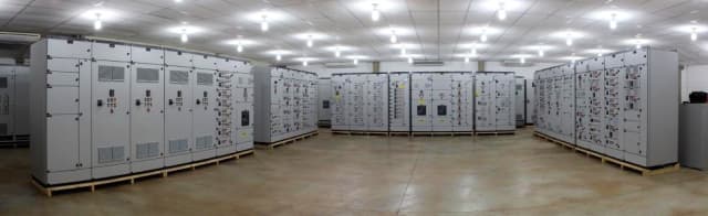 Painéis Elétricos e Eletrocentros - 1