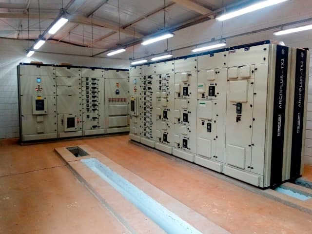 Painéis Elétricos e Eletrocentros - 3