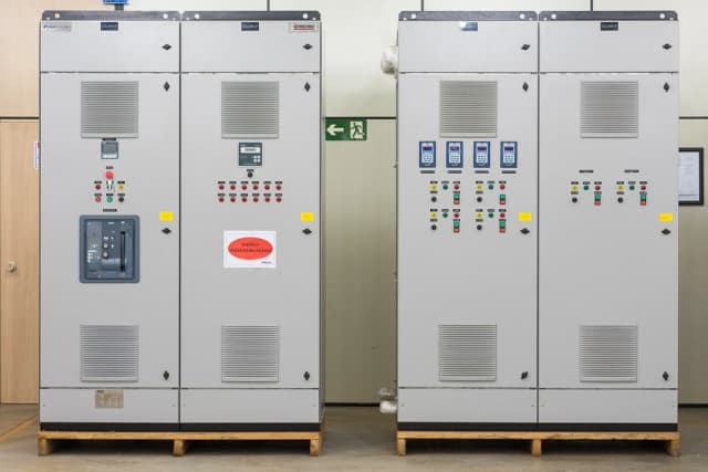 Painéis Elétricos e Eletrocentros - 4