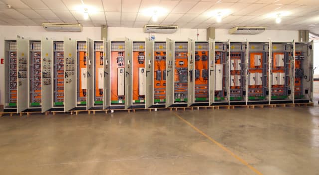 Painéis Elétricos e Eletrocentros - 5